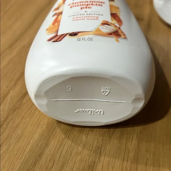 Dove Nourishing Hand Wash Set - Cinnamon Pumpkin Pie & Peppermint Bark - Picture 16 of 16